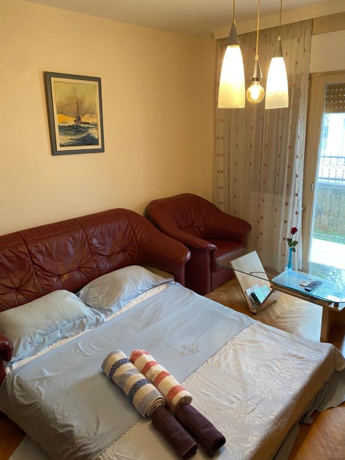 Appartement Apartman Luka + Free Parking à Zadar Extérieur photo