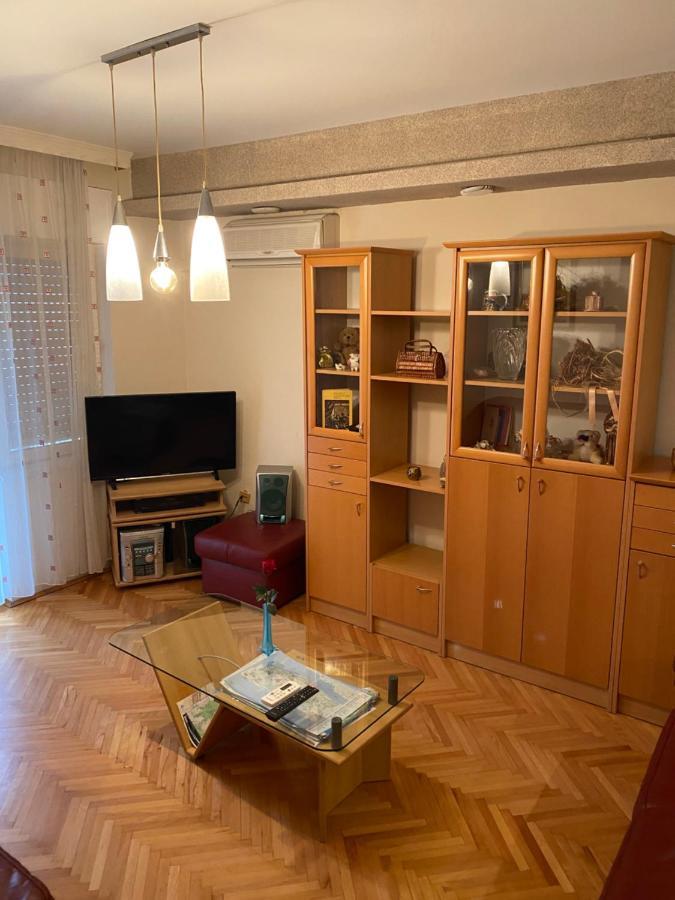 Appartement Apartman Luka + Free Parking à Zadar Extérieur photo