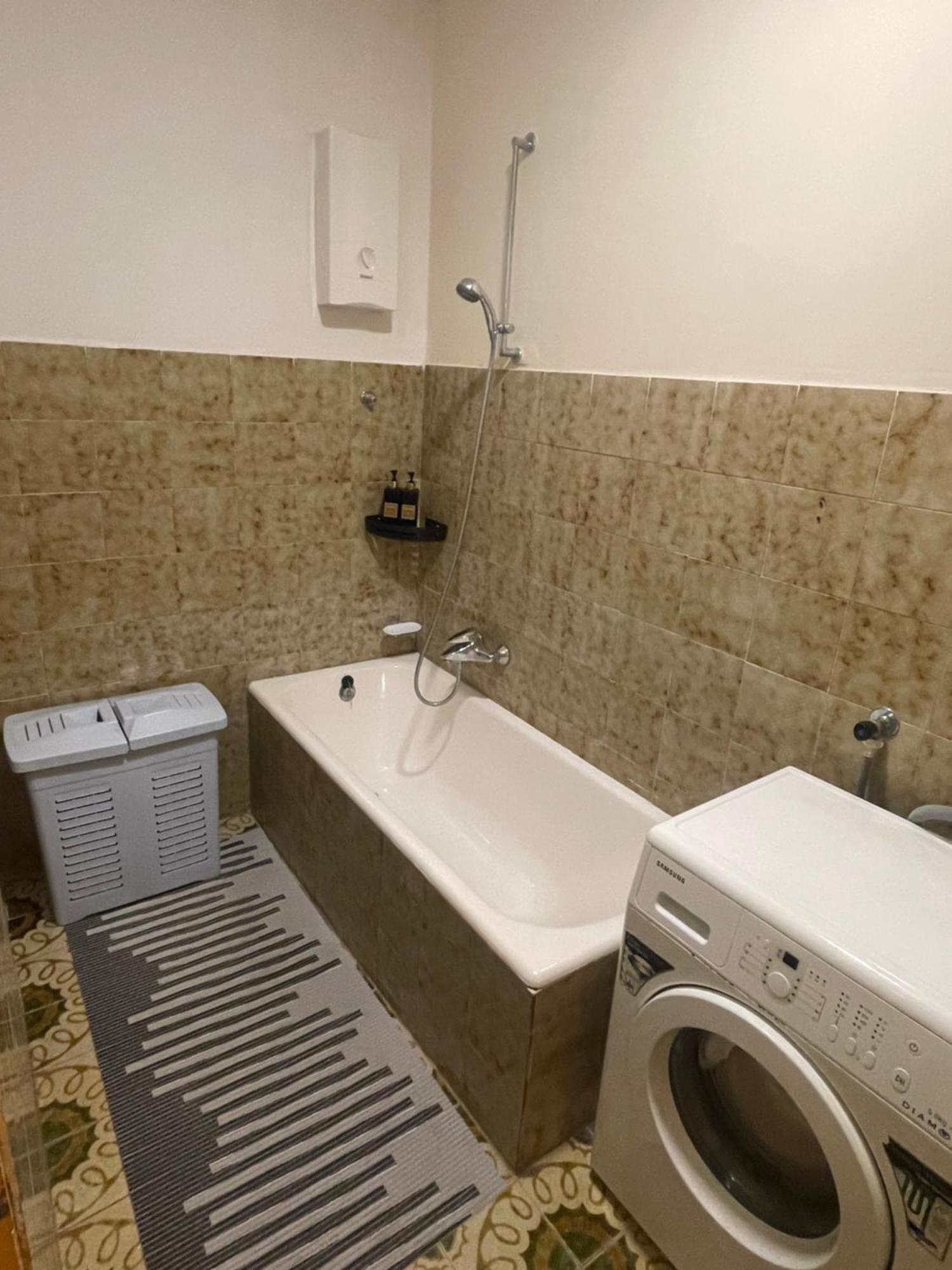 Appartement Apartman Luka + Free Parking à Zadar Extérieur photo